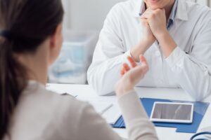 sintomas-sindrome-ovario-policistico-dra-jessica-moraes-endocrinologista-sao-paulo